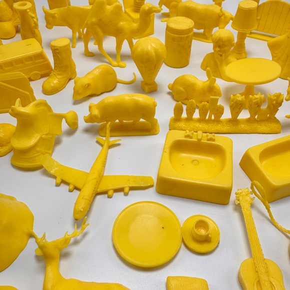 Houghton Mifflin Getting Ready To Read Toys Yellow Vintage Lot of 53 - Picture 6 of 15